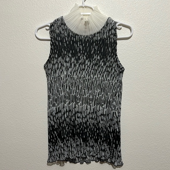 Top - Picture 1 of 5